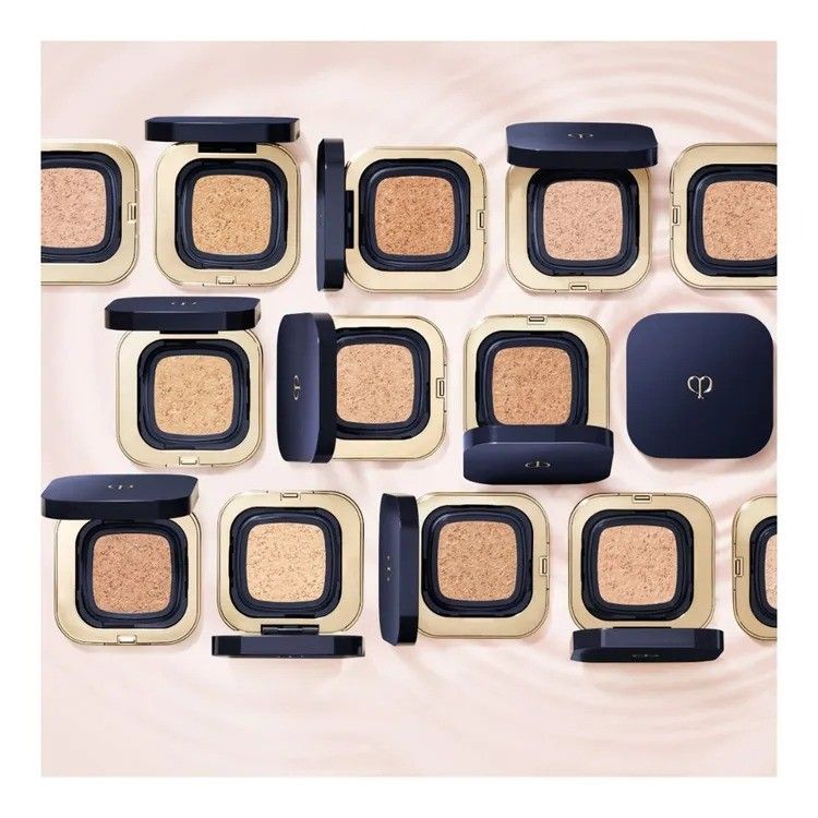 Cle de Peau Beaute Radiant Cushion Dewy Foundation #OC00