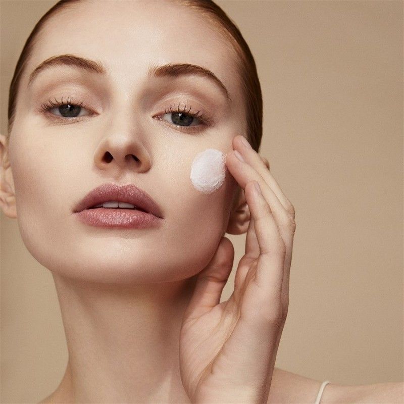 Clé de Peau Beauté Skin-Refining Clay Scrub 100g