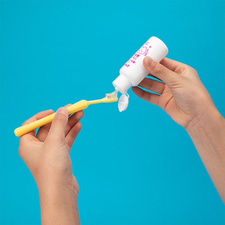 Pigeon Child Teeth Care Gel Toothpaste For 6 Month Old Strawberry Flavor 40ml