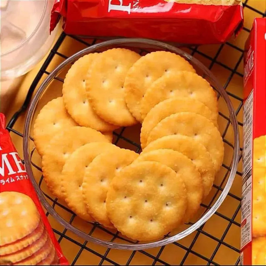 YBC Crispy Biscuits Canister 135g