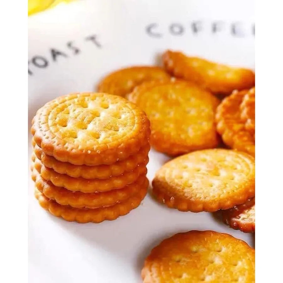 YBC Crispy Biscuits Canister 135g