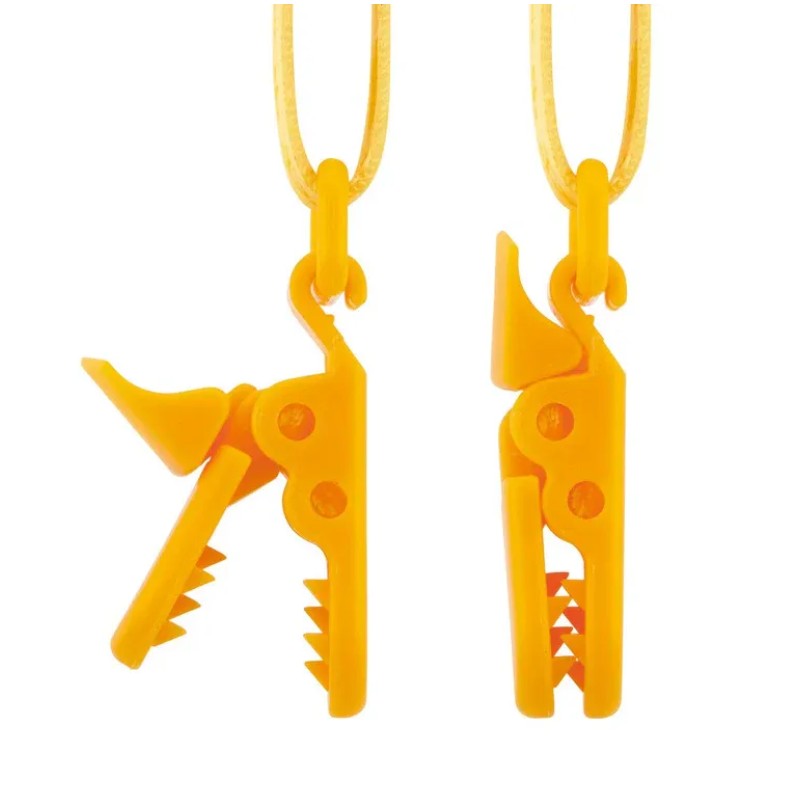 Skater 2-Way Baby Blanket Clip Holder Winnie The Pooh