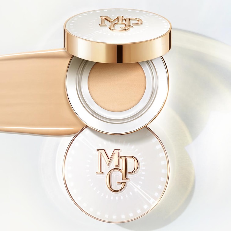MaoGeping Astral Glory Long-Lasting Cushion Foundation #701 Ivory 8g