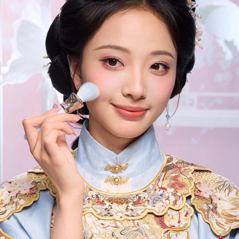 Flower Knows花知晓蝴蝶云肩系列坡形点彩化妆刷月白色