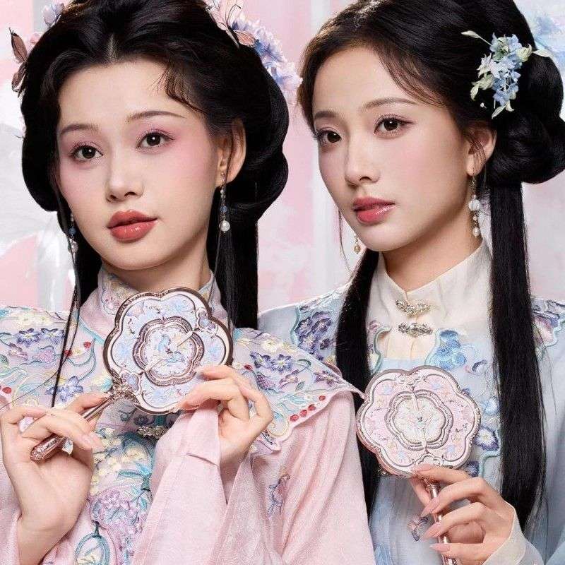 Flower Knows Butterfly Cloud Collar Hand Mirror Lotus Pink