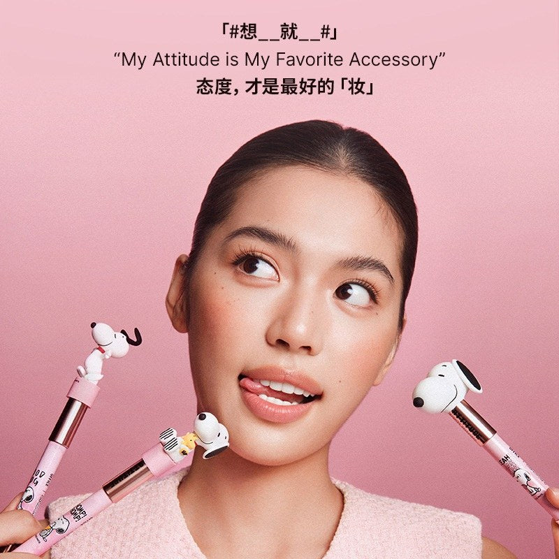 Out Of Office × Snoopy Contour & Highlight Duo Pencil #T01 Bright Skin + Cement Gray