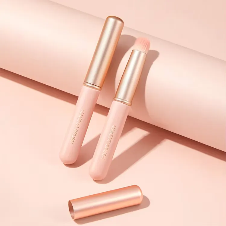 Gecomo Lip Brush With Cover 1pcs