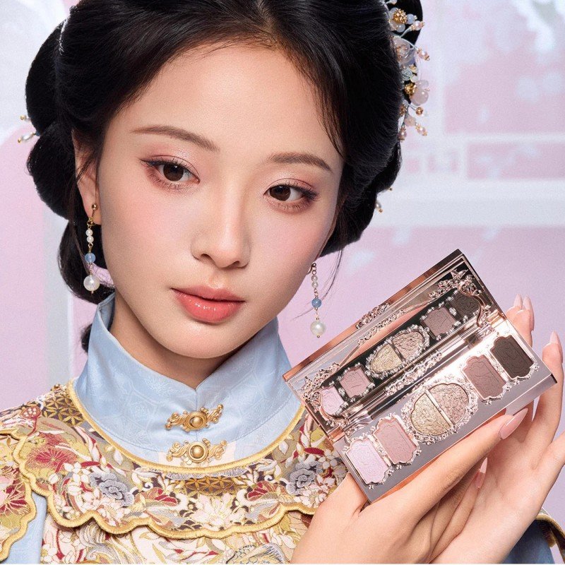 Flower Knows Butterfly Cloud Collar Embossed Six-Color Makeup Palette #03 Incense Purple Haze