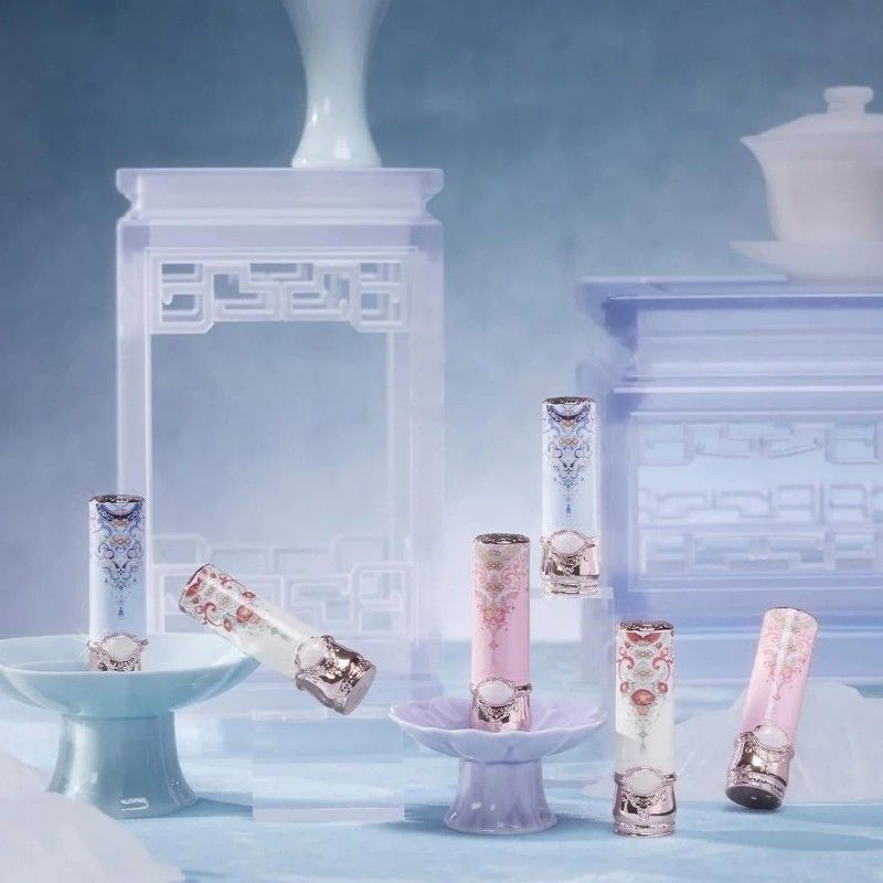 Flower Knows Butterfly Cloud Glossy Lipstick #C07 Red Bean