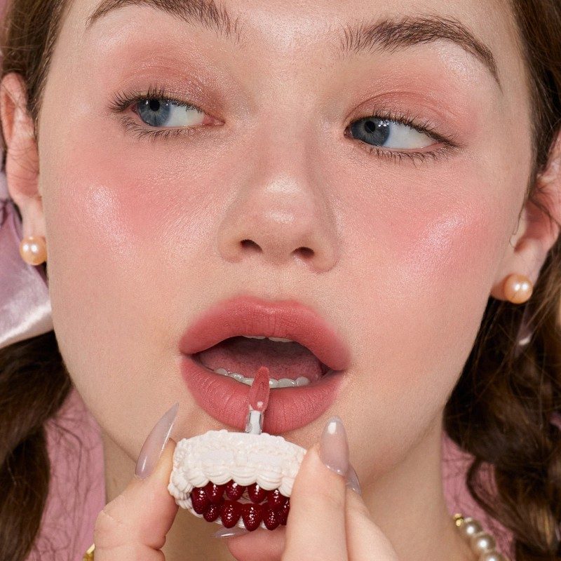 Flower Knows Strawberry Cupid Cake Lip Cream #V02 Souffle