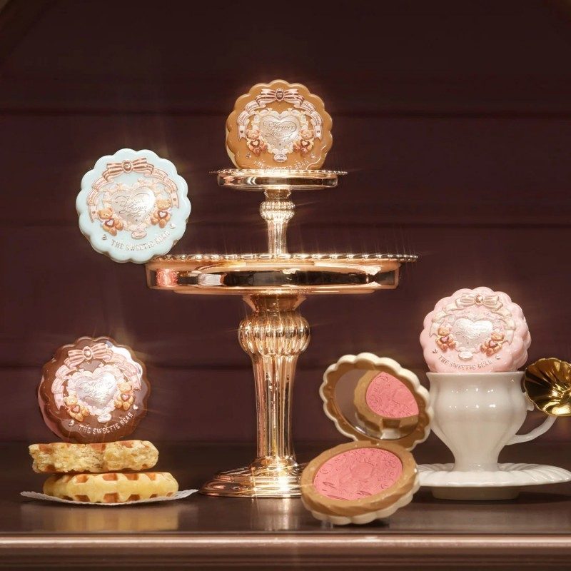 Flower Knows The Sweetie Bear Silk Satin Blush #01 Almond Cookies