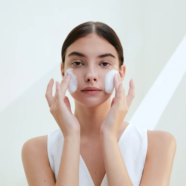 Skin1004 Madagascar Centella Tone Brightening Cleansing Gel Foam 125ml