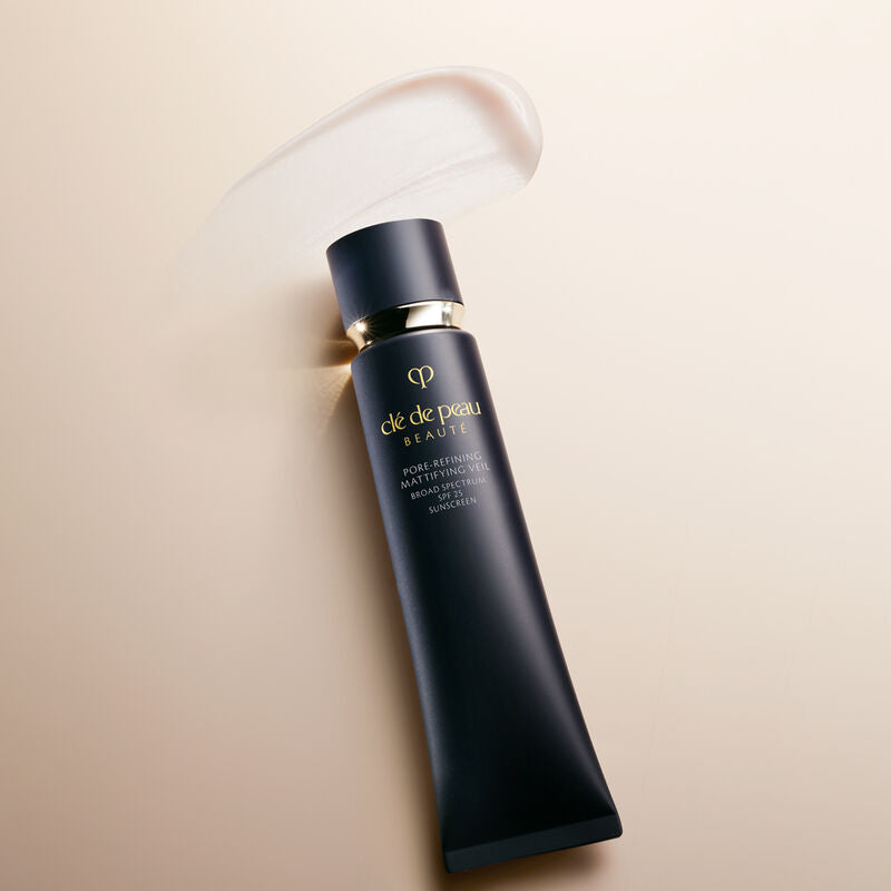 Cle De Peau BEAUTÉ Pore-Refining Mattifying Veil Light Coverage SPF25+ PA++