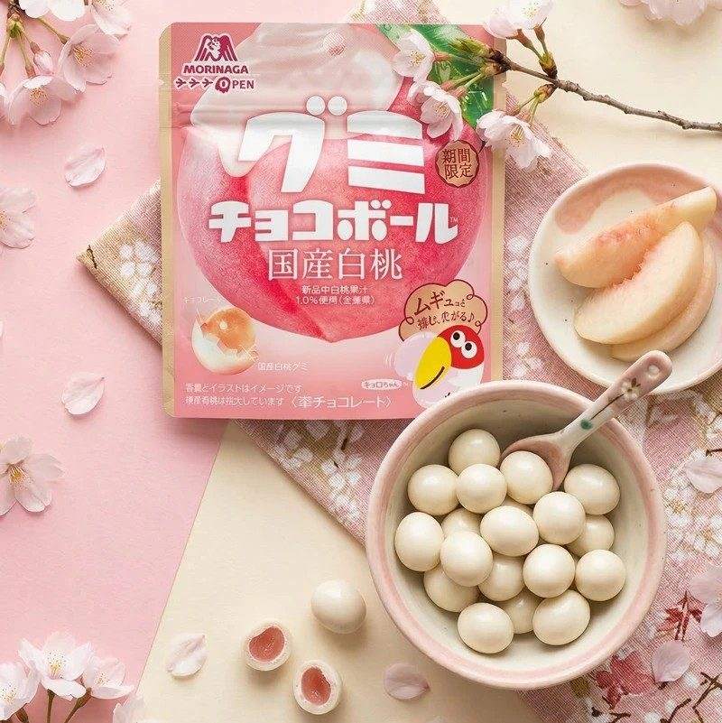 Morinaga Gummy Chocolate Balls White Peach 47g