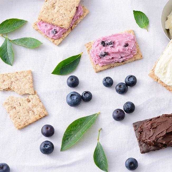 Asahi Cream Genmai Bran Bar Blueberry 72g